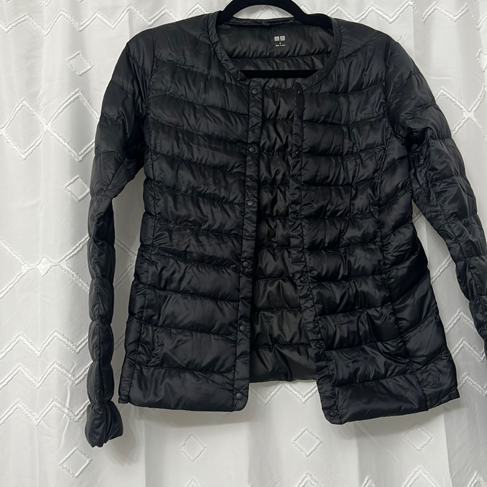 Thin Uniqlo puffer jacket